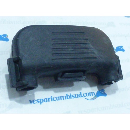 Basetta porta innesti impianto elettrico sotto al copristerzo VESPA PX