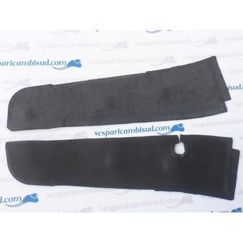 COPPIA TAPPETI IN GOMMA VESPA 125 T5