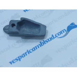 Puntale Terminale esterno sinistro per listello pedana,vespa 150 gs 1956>57.