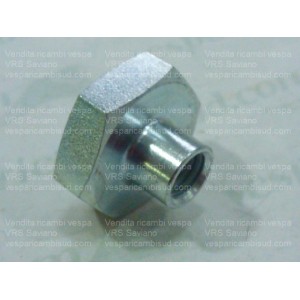 Dado in metallo  8 x 22 ,fissaggio cerchio al tamburo,vespa 125 - 150 - ape.