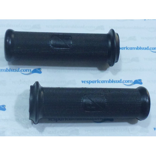 Coppia manopole manubrio mm 24,vespa 50 - 90 - 125 - 150 - 180.