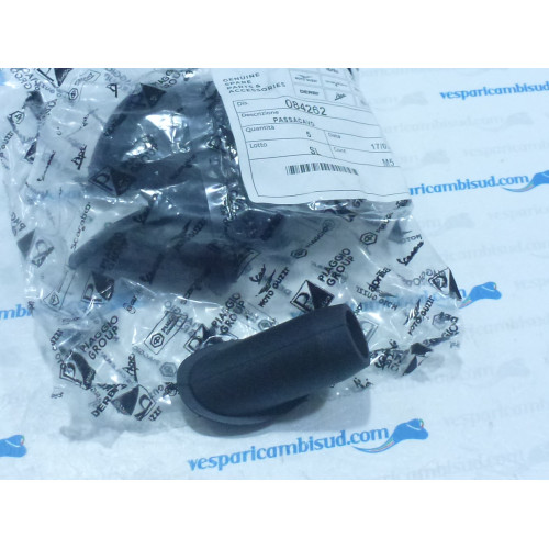 Passacavo tubo benzina uscita dal telaio,vespa 80 - 125 - 150 - 160 - 180 - 200 ORIGINALE