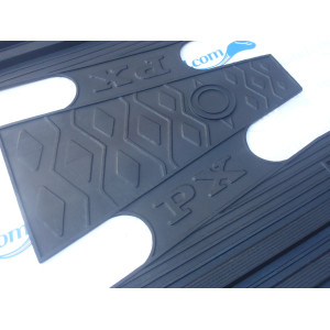 tappeto in gomma nera con scritta px sul tappetino vespa 125-150-200 