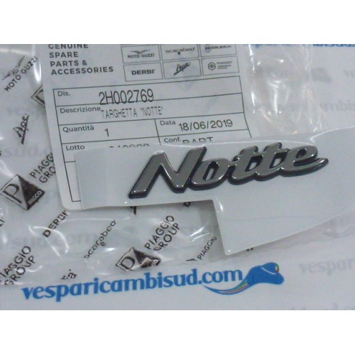 TARGHETTA "NOTTE" BAULETTO ANTERIORE VESPA GTS