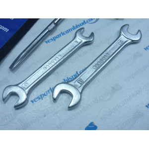 KIT ATTREZZI RIPARAZIONE VESPA CUSTODIA CON NOSTRO LOGO