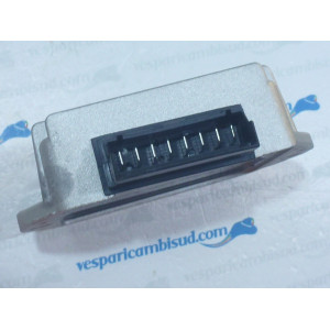 REGOLATORE DI TENSIONE 8 PIN SCOOTER PIAGGIO-GILERA-APRILIA - APE VESPA ET2 ET4 LX SPRINT 