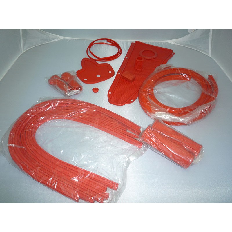 KIT PARTI IN GOMMA ROSSO KIT PARTI IN GOMMA ROSSO