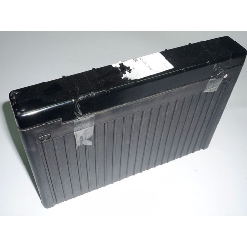 Batteria 6v-12 ah.tradizionale al piombo e acido elettrolitico,vespa gs 150 NOS