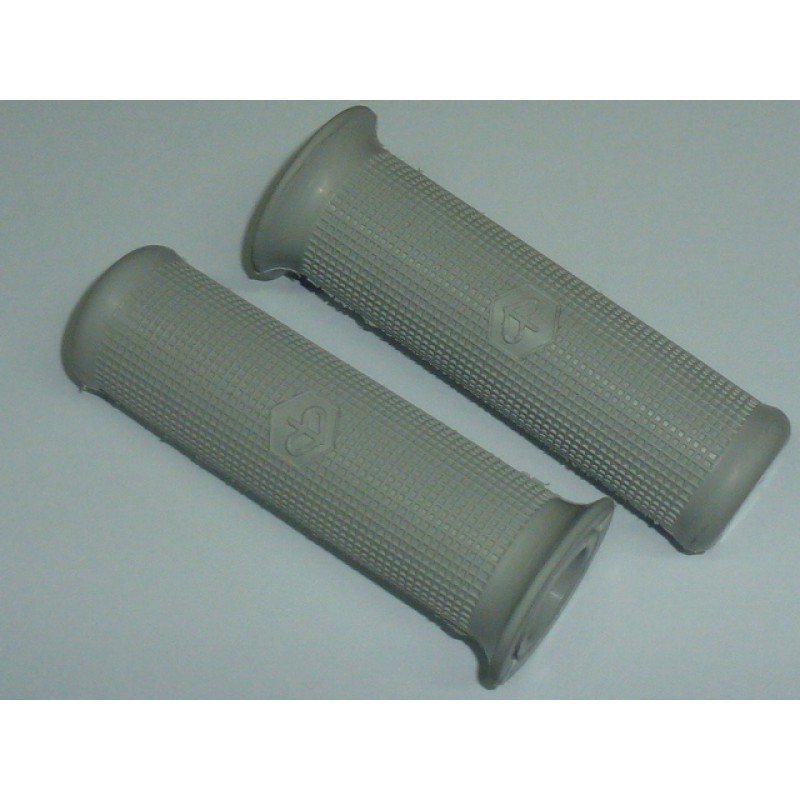 COPPIA MANOPOLE GRIGIE SCUDETTO ESAGONALE COPPIA MANOPOLE GRIGIE SCUDETTO ESAGONALE
