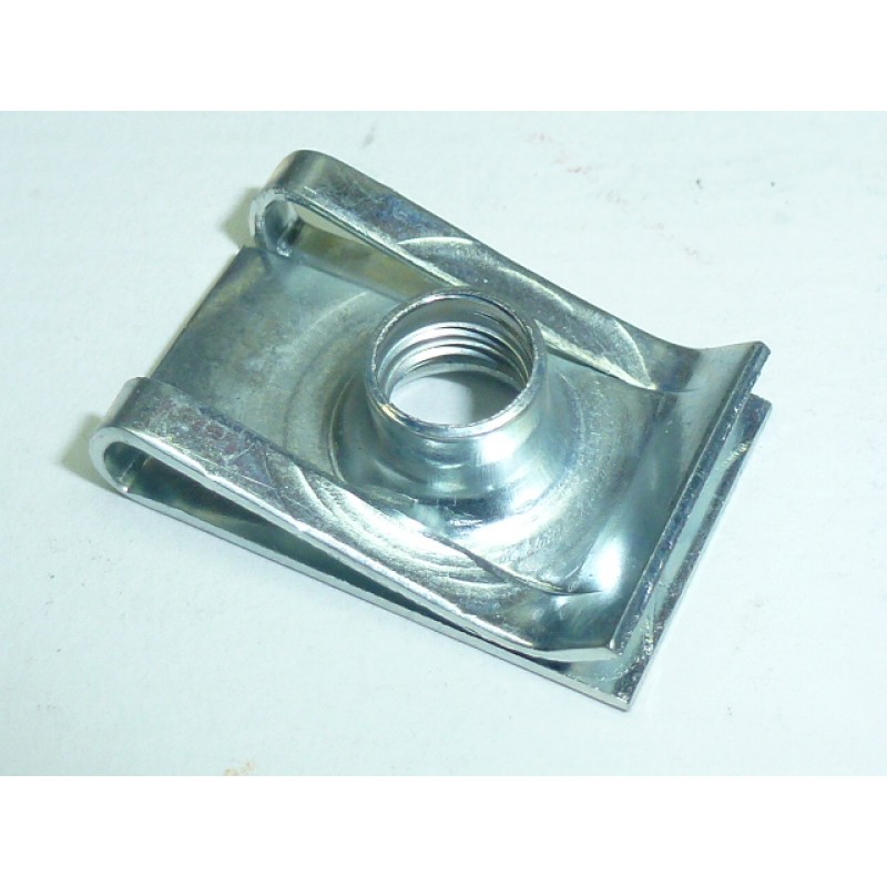 COPPIA PIASTRINA FISSAGGIO M6 COPPIA PIASTRINA FISSAGGIO M6