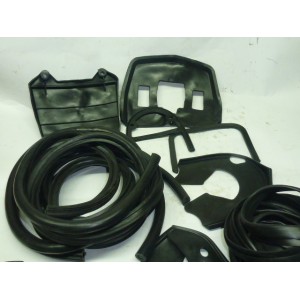 KIT GUARNIZIONI LAMBRETTA LI 3 SERIE NERE KIT GUARNIZIONI LAMBRETTA LI 3 SERIE NERE